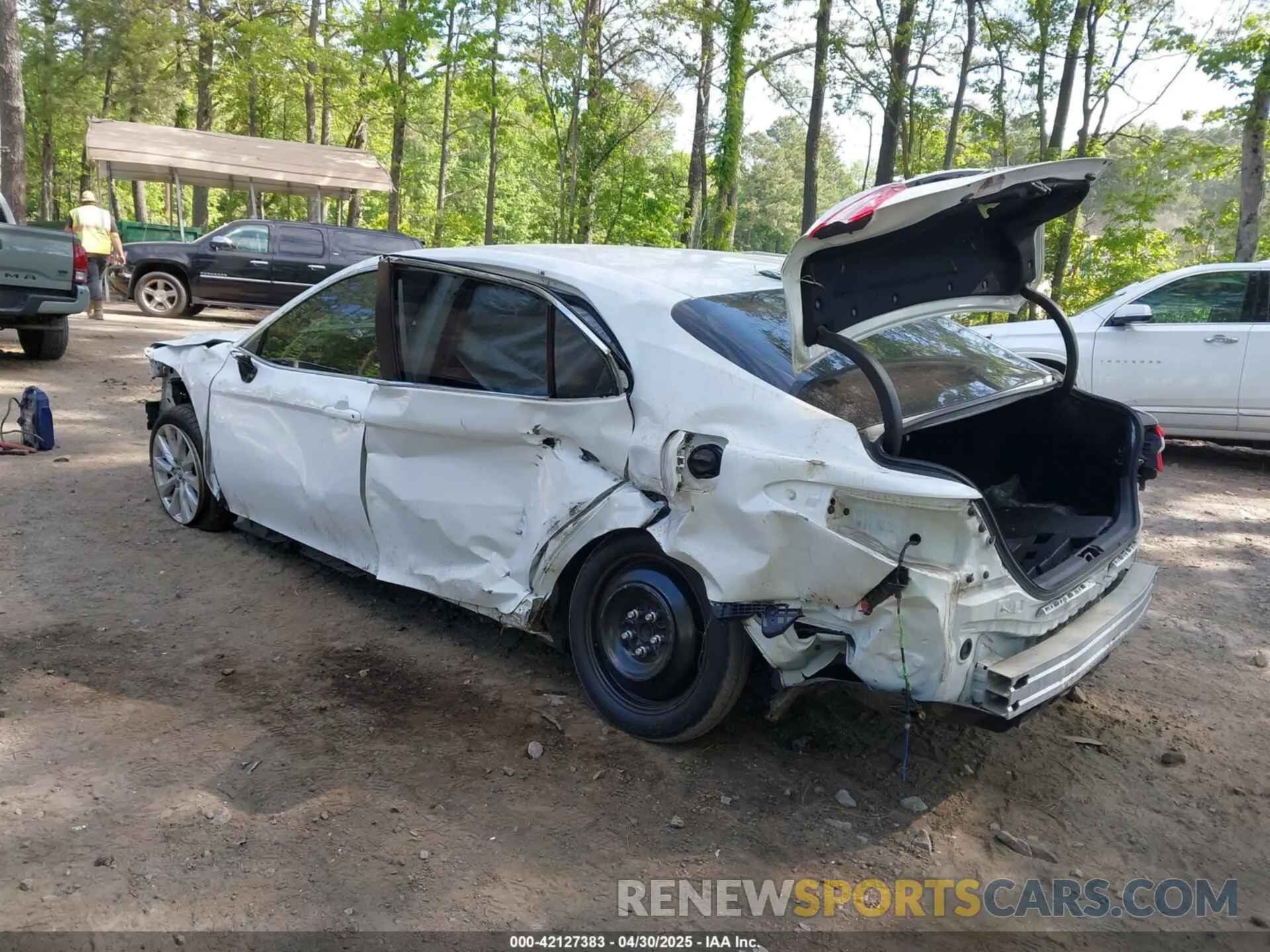 3 Фотография поврежденного автомобиля 4T1B11HK4KU743270 TOYOTA CAMRY 2019