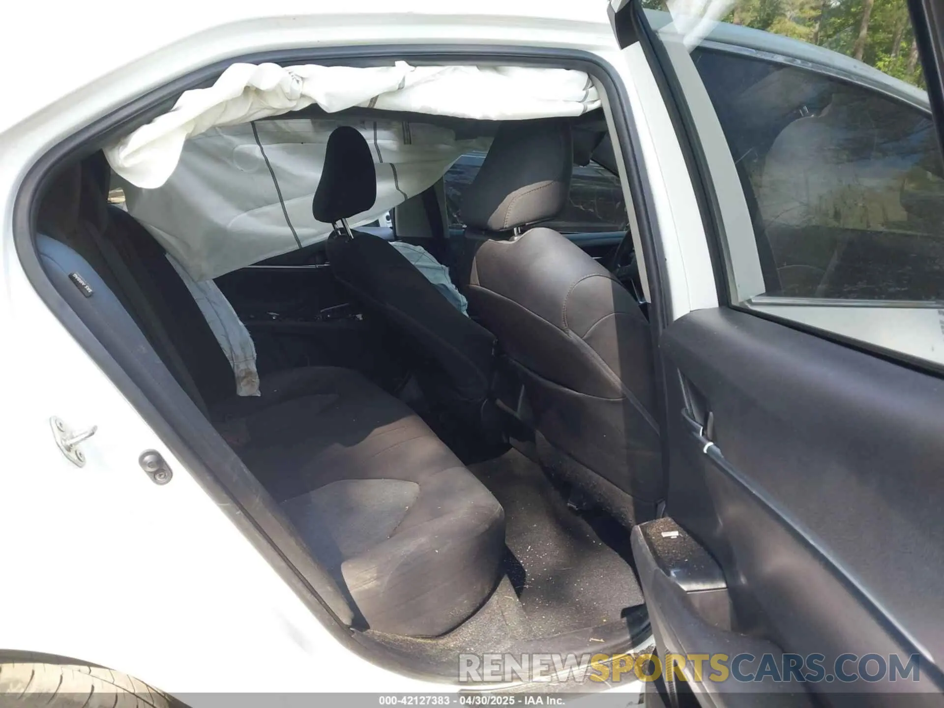8 Фотография поврежденного автомобиля 4T1B11HK4KU743270 TOYOTA CAMRY 2019
