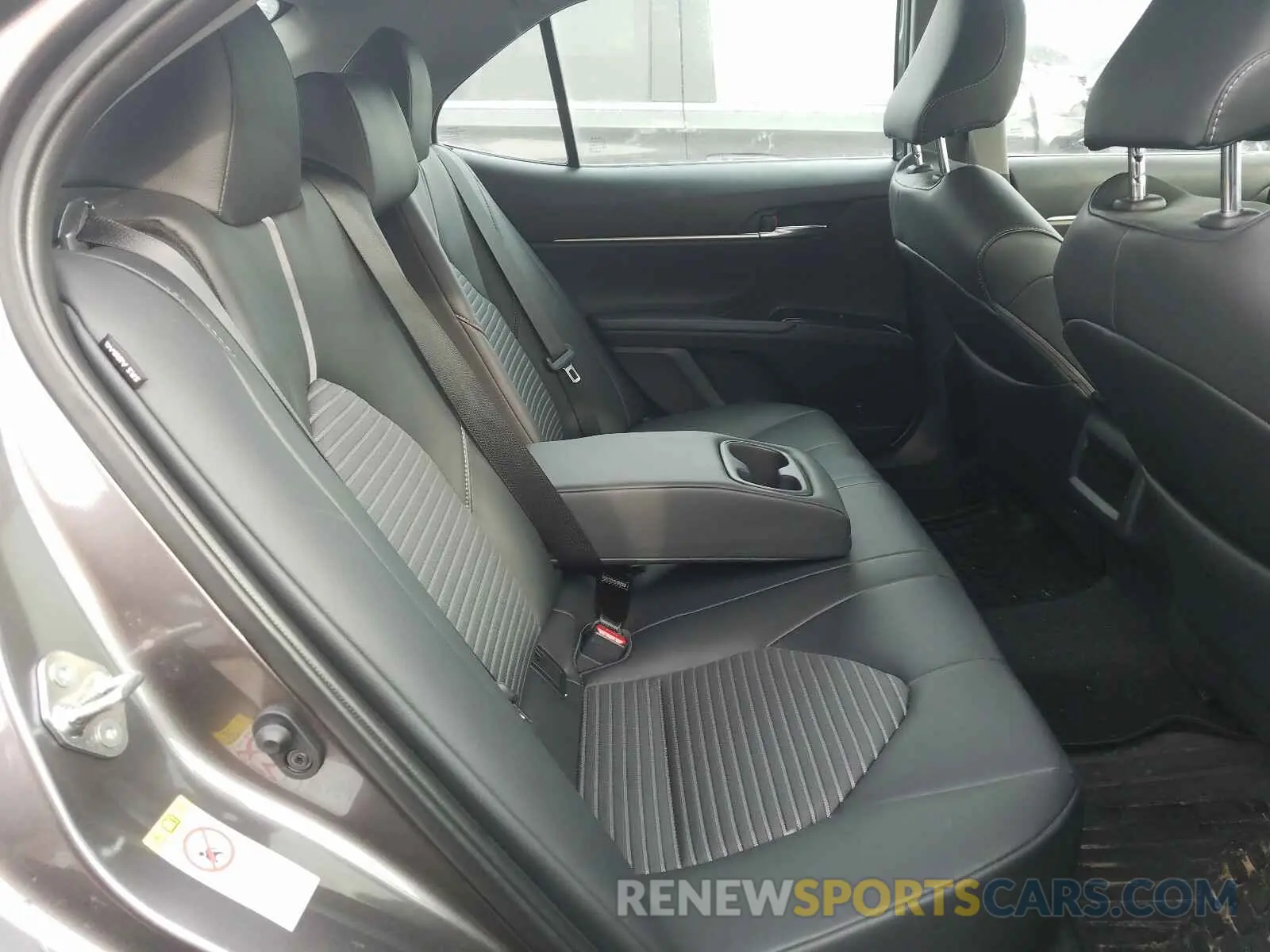 6 Photograph of a damaged car 4T1B11HK4KU743608 TOYOTA CAMRY 2019
