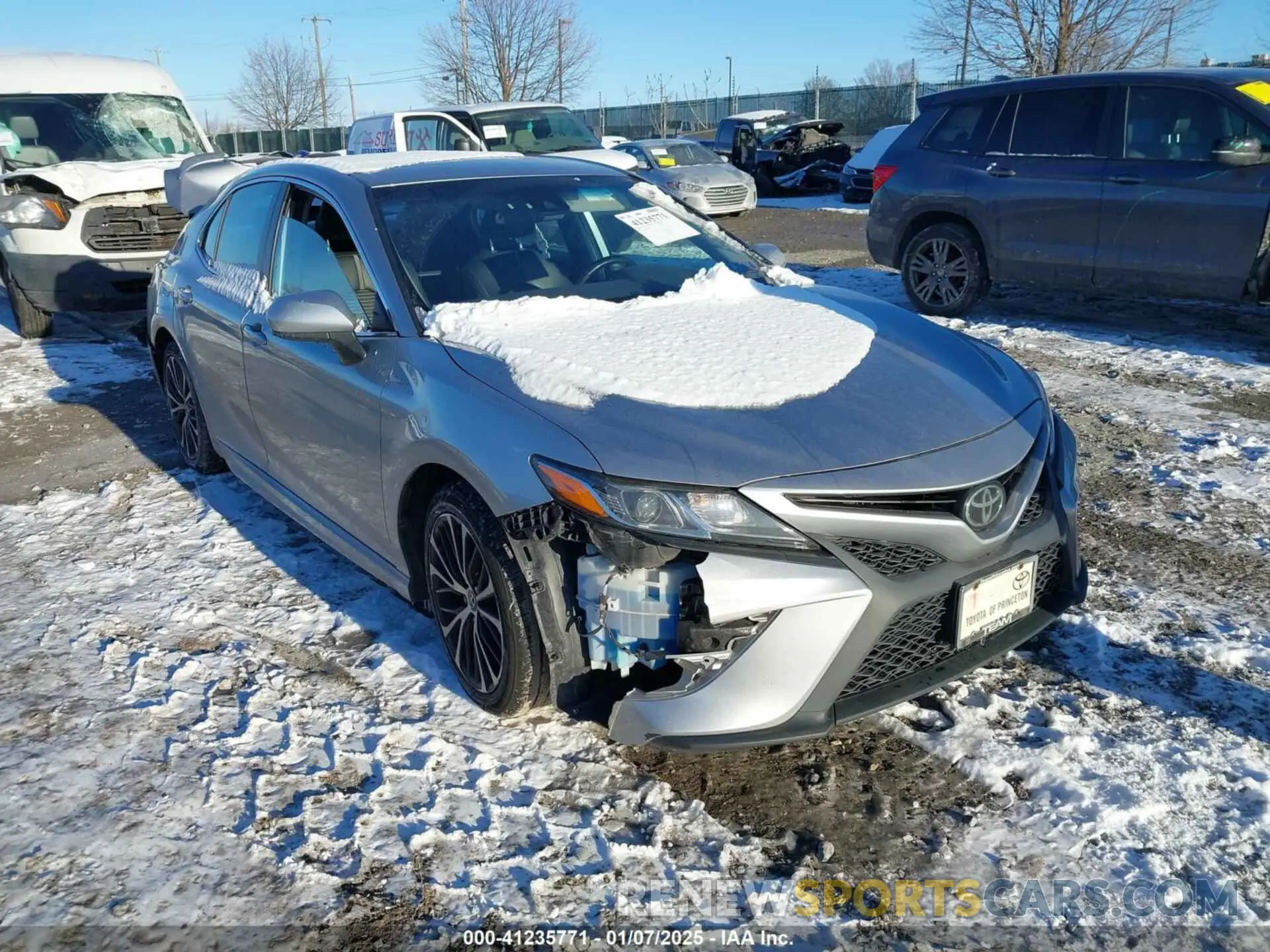 1 Photograph of a damaged car 4T1B11HK4KU744175 TOYOTA CAMRY 2019