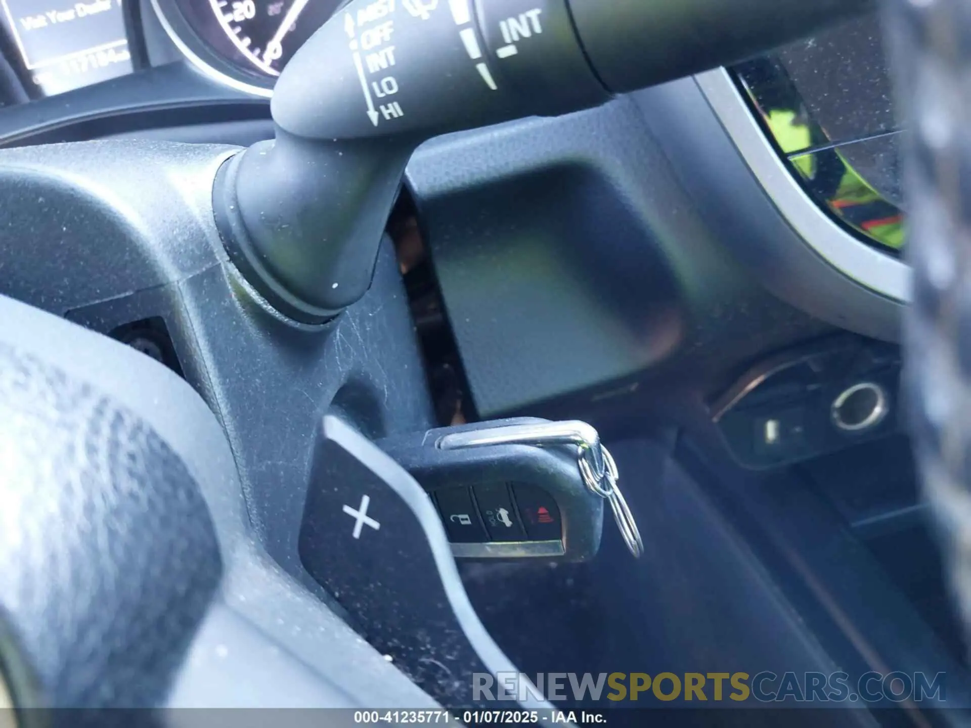 11 Photograph of a damaged car 4T1B11HK4KU744175 TOYOTA CAMRY 2019