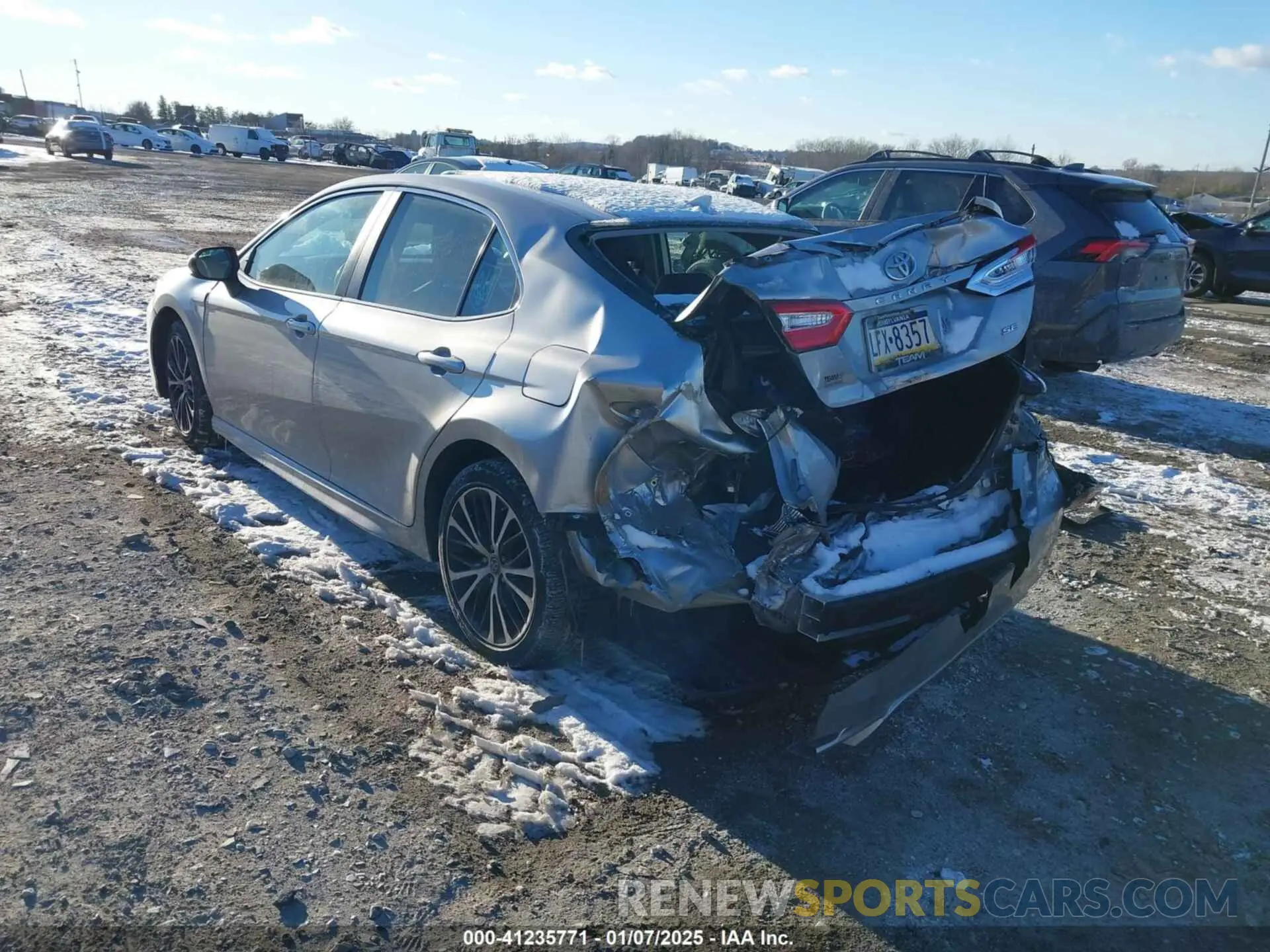 3 Photograph of a damaged car 4T1B11HK4KU744175 TOYOTA CAMRY 2019