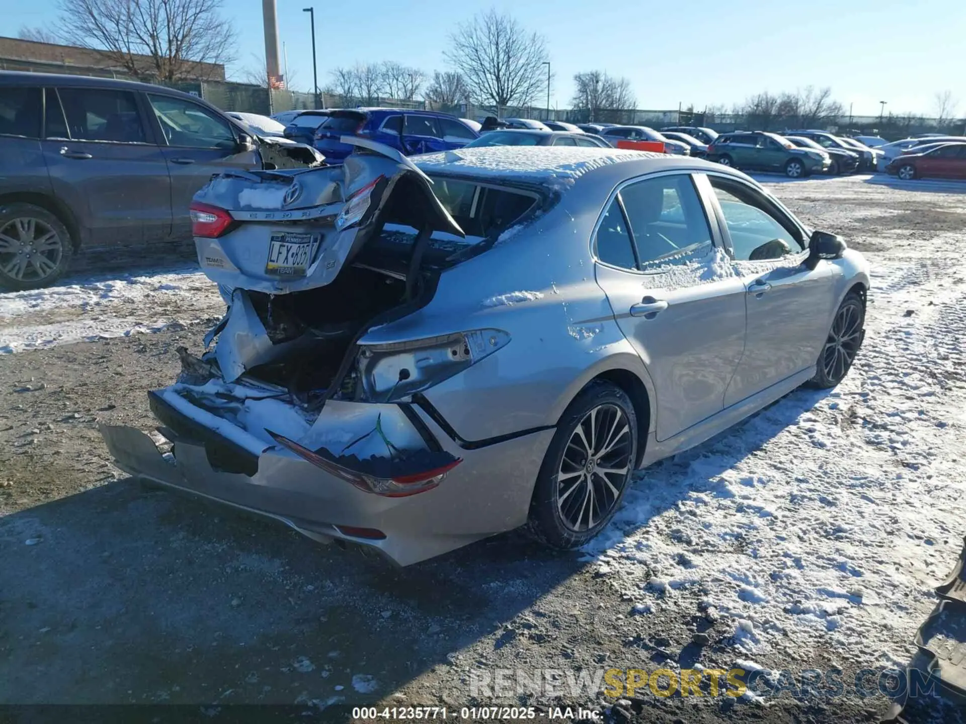 4 Photograph of a damaged car 4T1B11HK4KU744175 TOYOTA CAMRY 2019