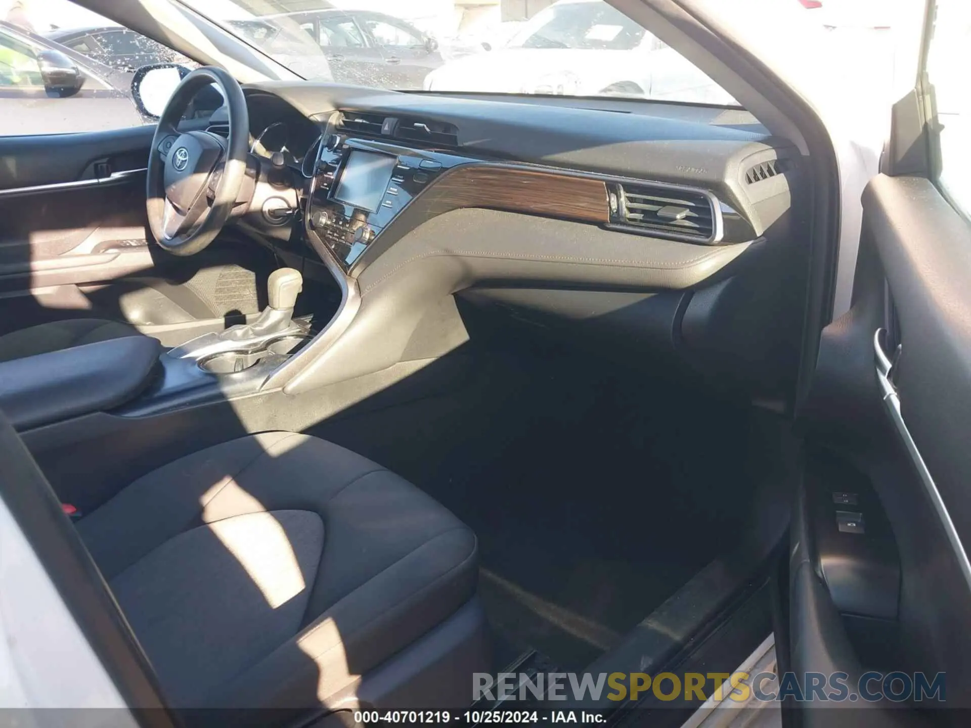 5 Photograph of a damaged car 4T1B11HK4KU744614 TOYOTA CAMRY 2019