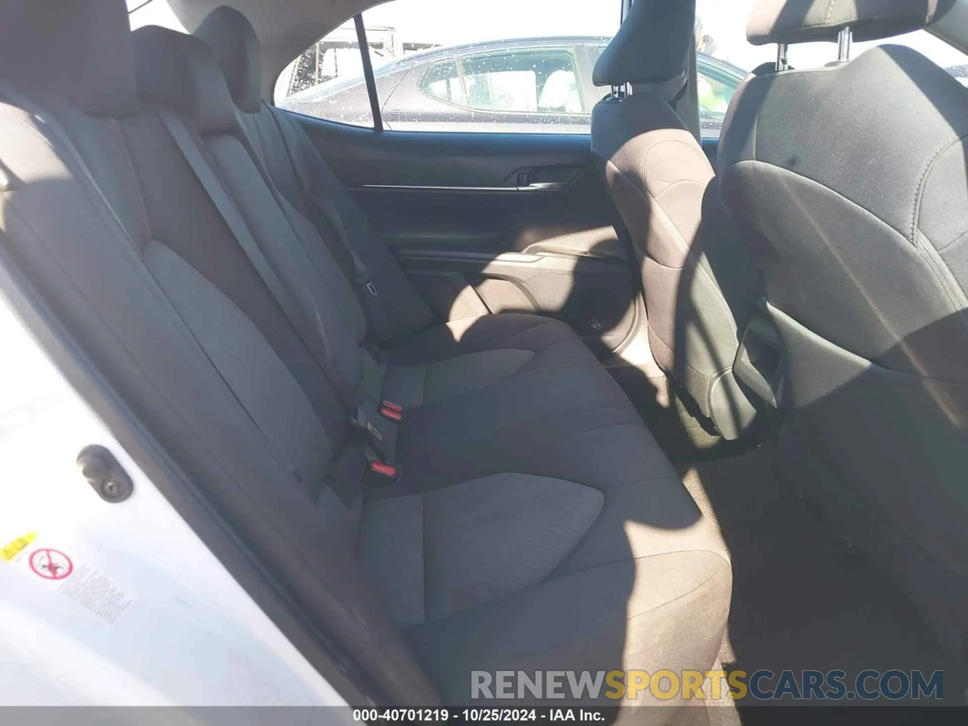 8 Photograph of a damaged car 4T1B11HK4KU744614 TOYOTA CAMRY 2019