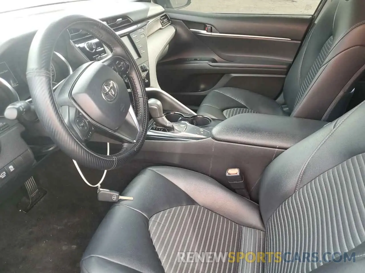 7 Photograph of a damaged car 4T1B11HK4KU745018 TOYOTA CAMRY 2019