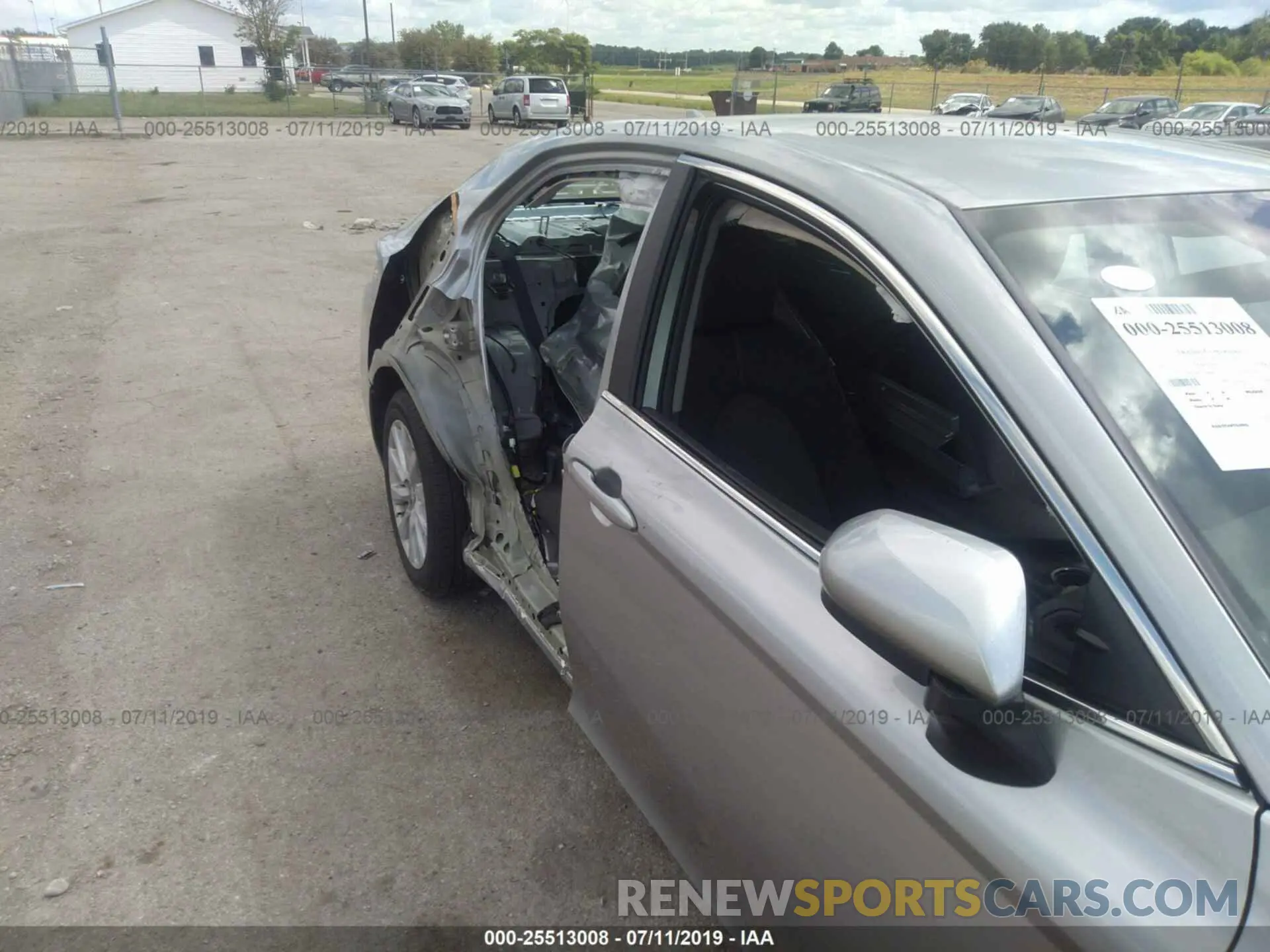 6 Photograph of a damaged car 4T1B11HK4KU746086 TOYOTA CAMRY 2019