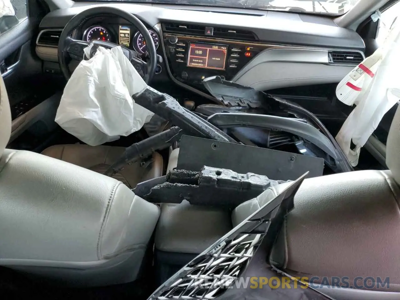 8 Photograph of a damaged car 4T1B11HK4KU751062 TOYOTA CAMRY 2019