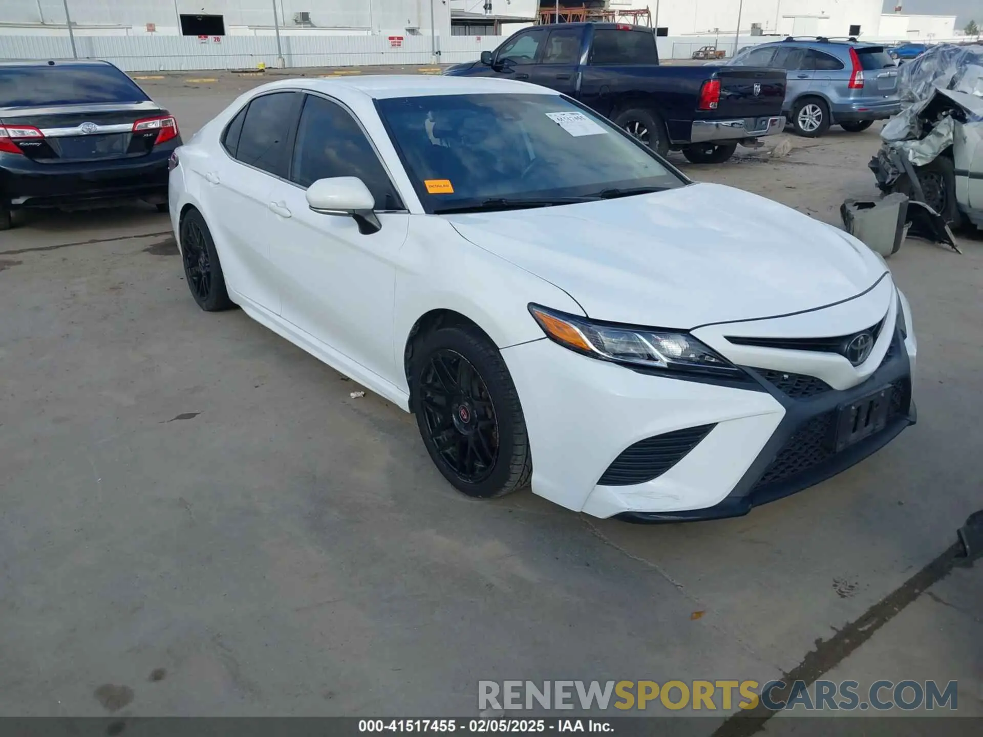 1 Фотография поврежденного автомобиля 4T1B11HK4KU757217 TOYOTA CAMRY 2019