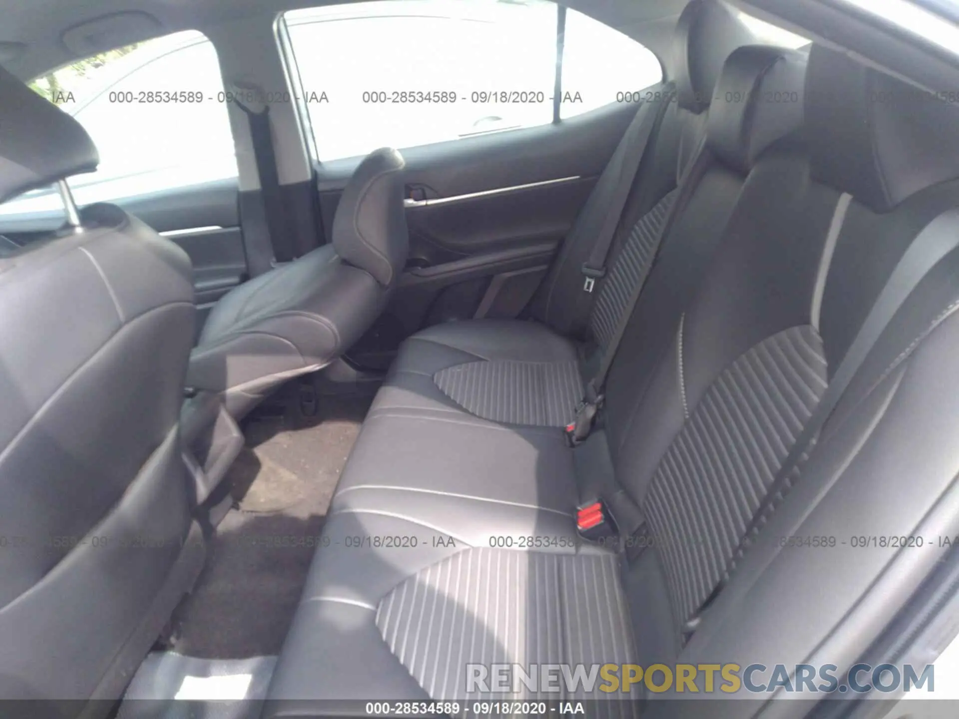 8 Photograph of a damaged car 4T1B11HK4KU760084 TOYOTA CAMRY 2019