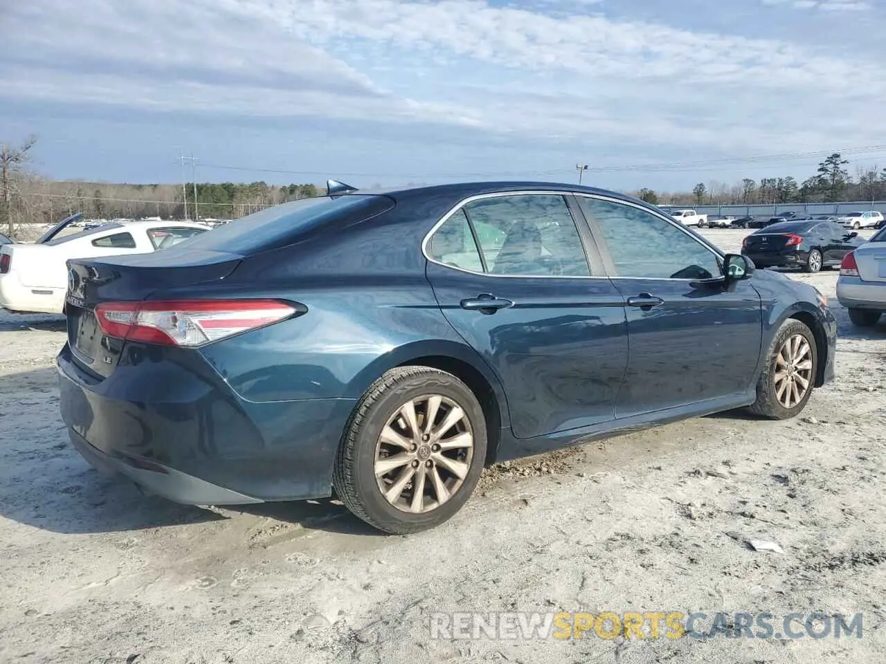 3 Фотография поврежденного автомобиля 4T1B11HK4KU764166 TOYOTA CAMRY 2019
