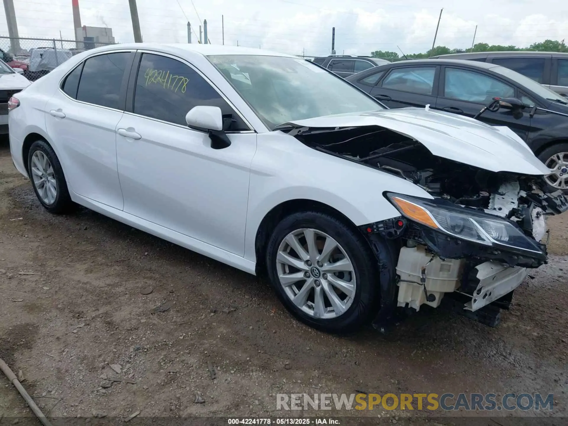 1 Фотография поврежденного автомобиля 4T1B11HK4KU765320 TOYOTA CAMRY 2019