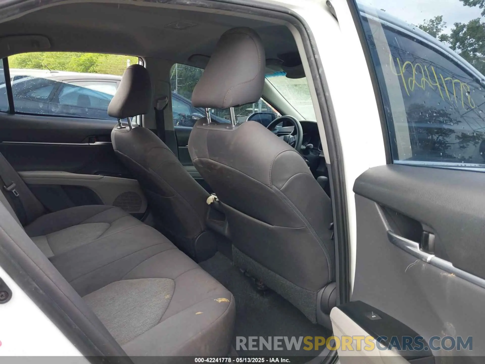 8 Фотография поврежденного автомобиля 4T1B11HK4KU765320 TOYOTA CAMRY 2019