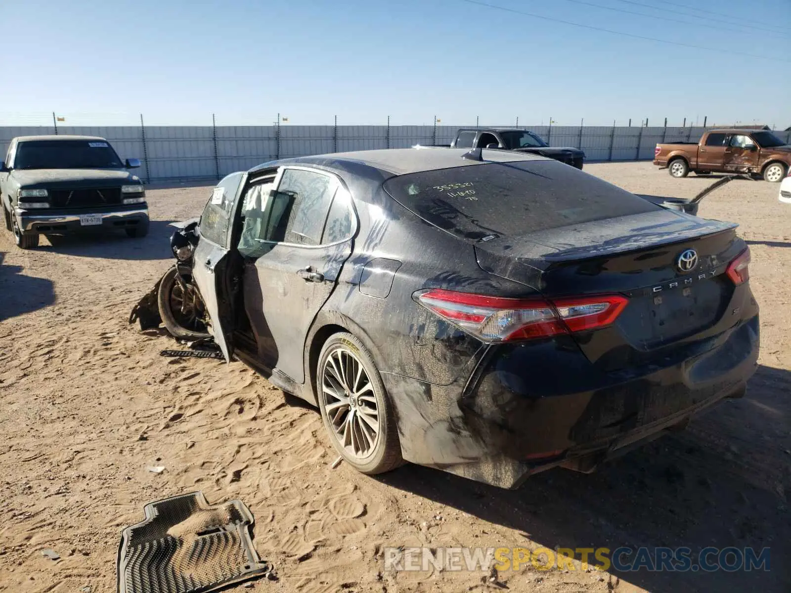 3 Photograph of a damaged car 4T1B11HK4KU765401 TOYOTA CAMRY 2019