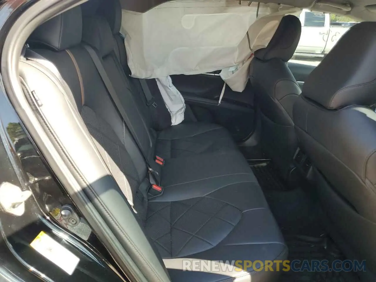 6 Photograph of a damaged car 4T1B11HK4KU765429 TOYOTA CAMRY 2019