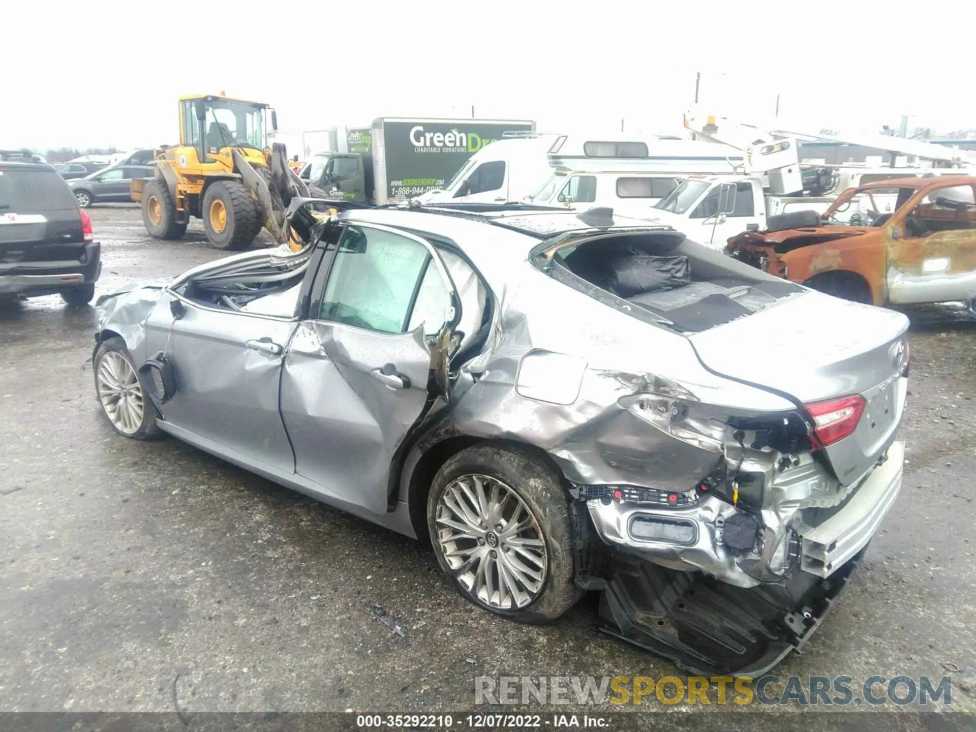3 Photograph of a damaged car 4T1B11HK4KU789908 TOYOTA CAMRY 2019