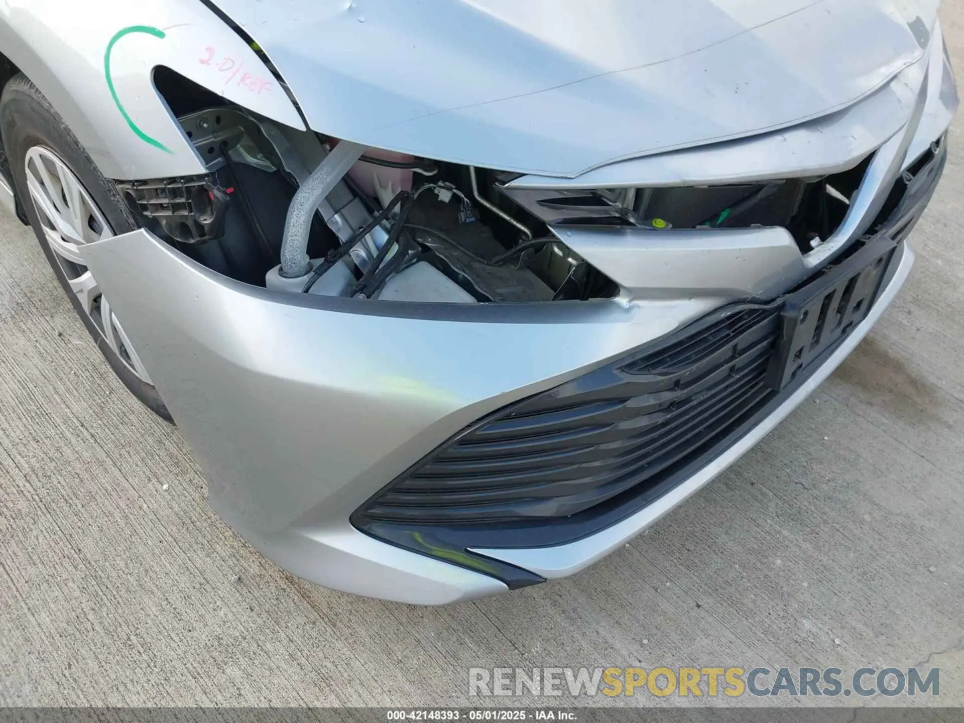 17 Photograph of a damaged car 4T1B11HK4KU790122 TOYOTA CAMRY 2019