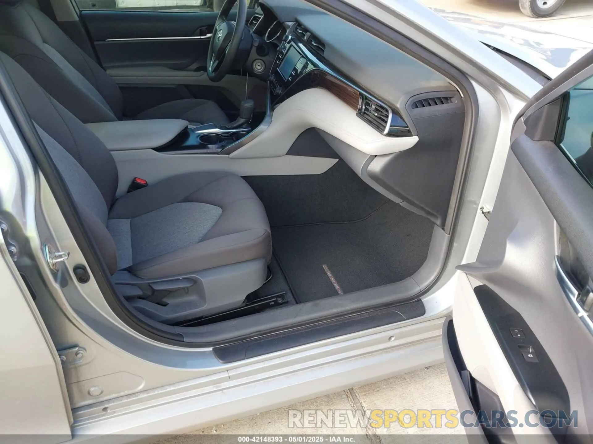 5 Photograph of a damaged car 4T1B11HK4KU790122 TOYOTA CAMRY 2019