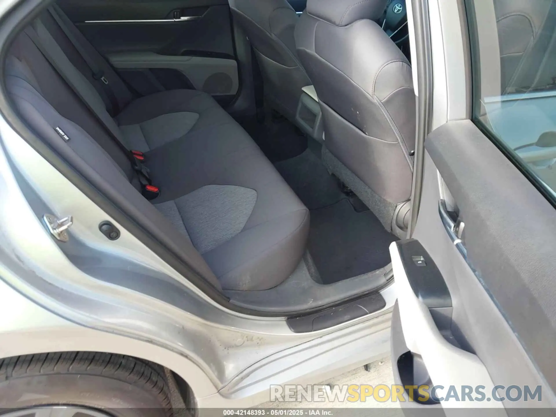 8 Photograph of a damaged car 4T1B11HK4KU790122 TOYOTA CAMRY 2019