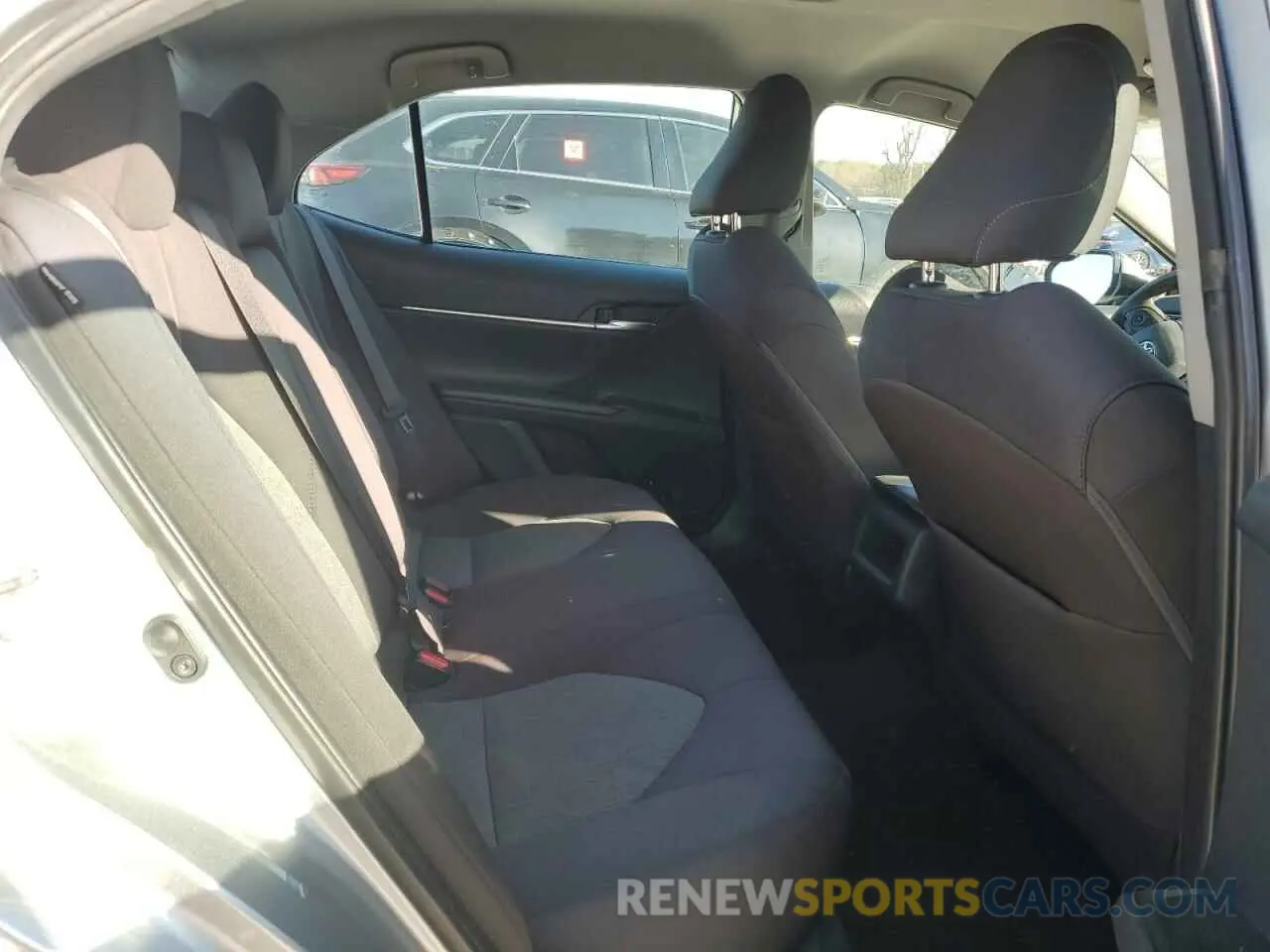 10 Photograph of a damaged car 4T1B11HK4KU798852 TOYOTA CAMRY 2019