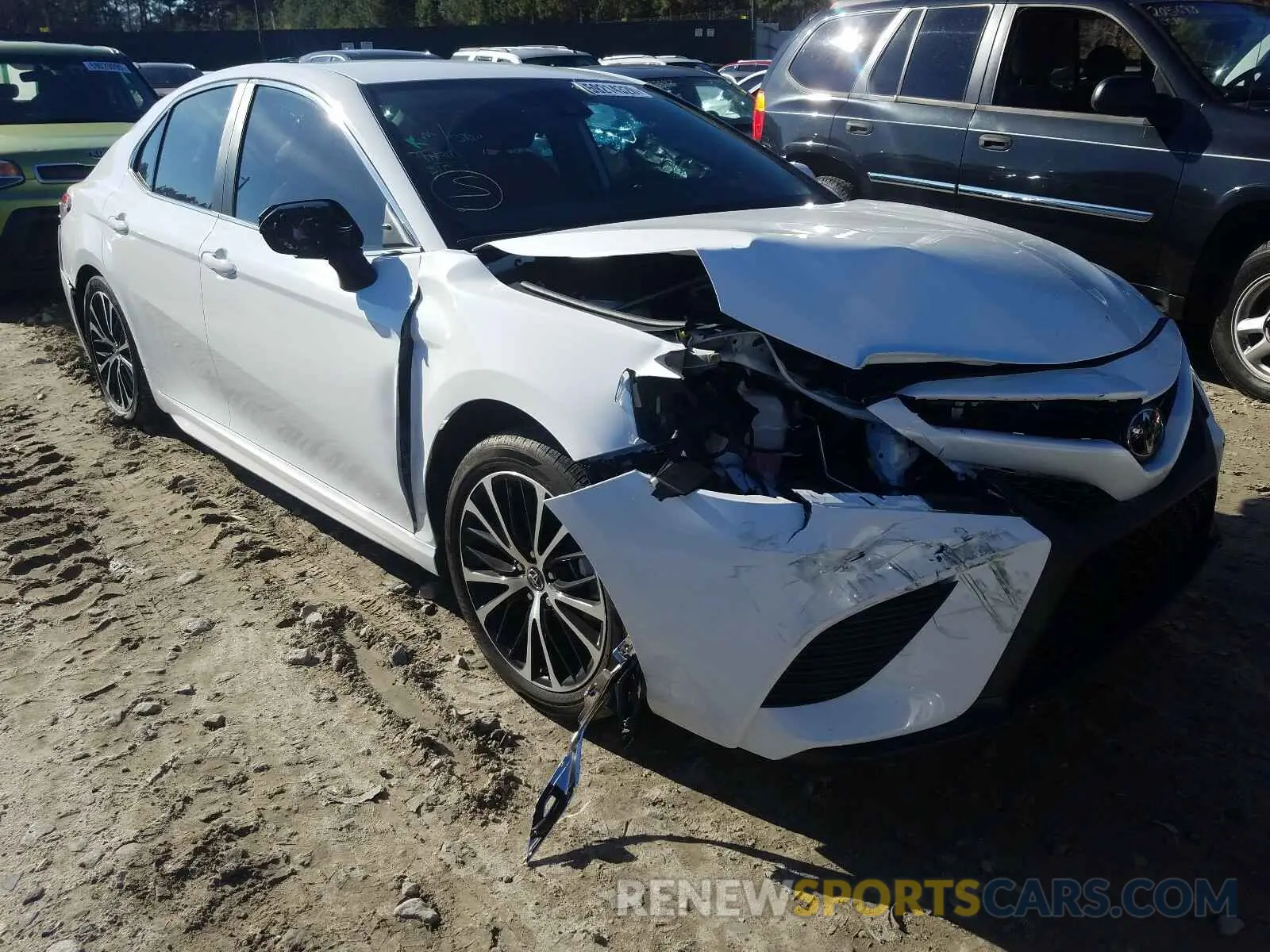 1 Photograph of a damaged car 4T1B11HK4KU800518 TOYOTA CAMRY 2019