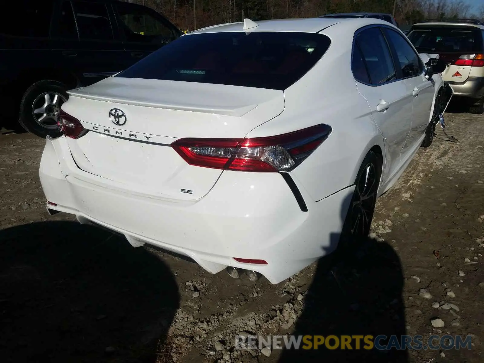 4 Photograph of a damaged car 4T1B11HK4KU800518 TOYOTA CAMRY 2019