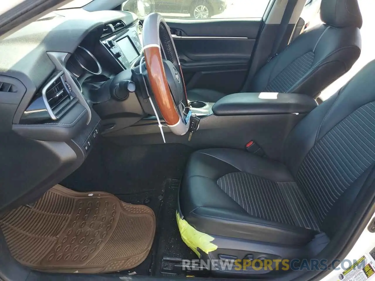 7 Photograph of a damaged car 4T1B11HK4KU806593 TOYOTA CAMRY 2019