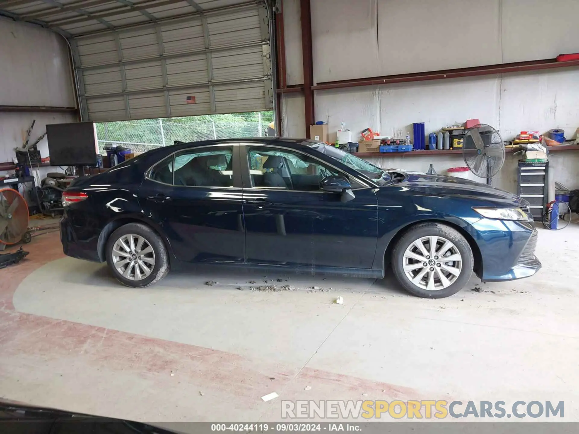 14 Photograph of a damaged car 4T1B11HK4KU812068 TOYOTA CAMRY 2019