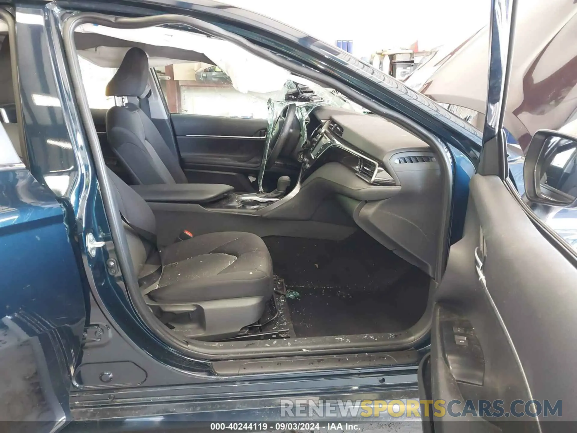 5 Photograph of a damaged car 4T1B11HK4KU812068 TOYOTA CAMRY 2019