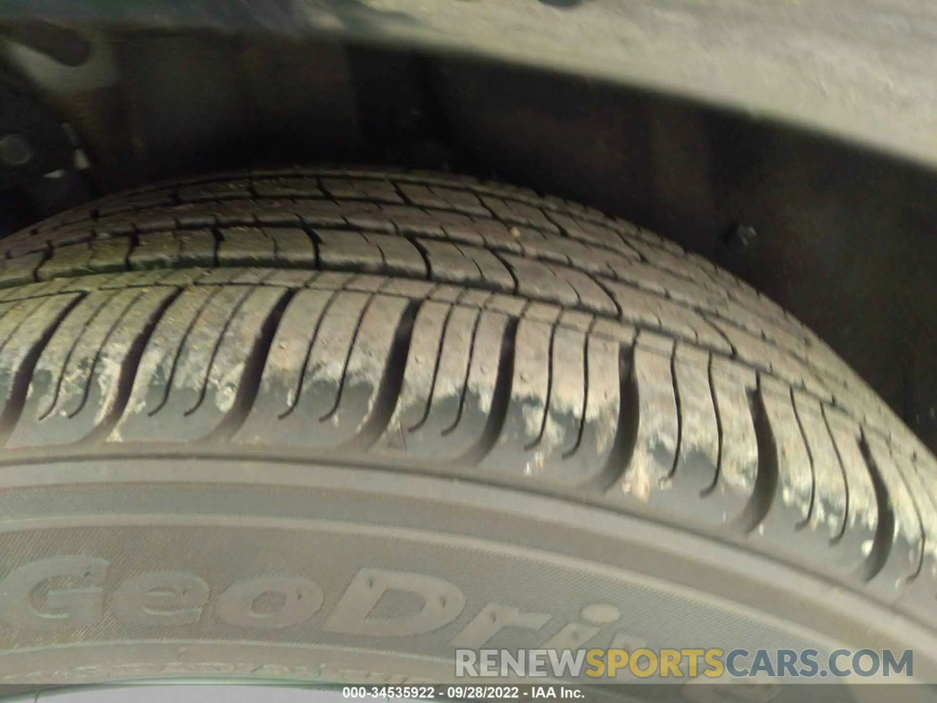 14 Photograph of a damaged car 4T1B11HK4KU819330 TOYOTA CAMRY 2019