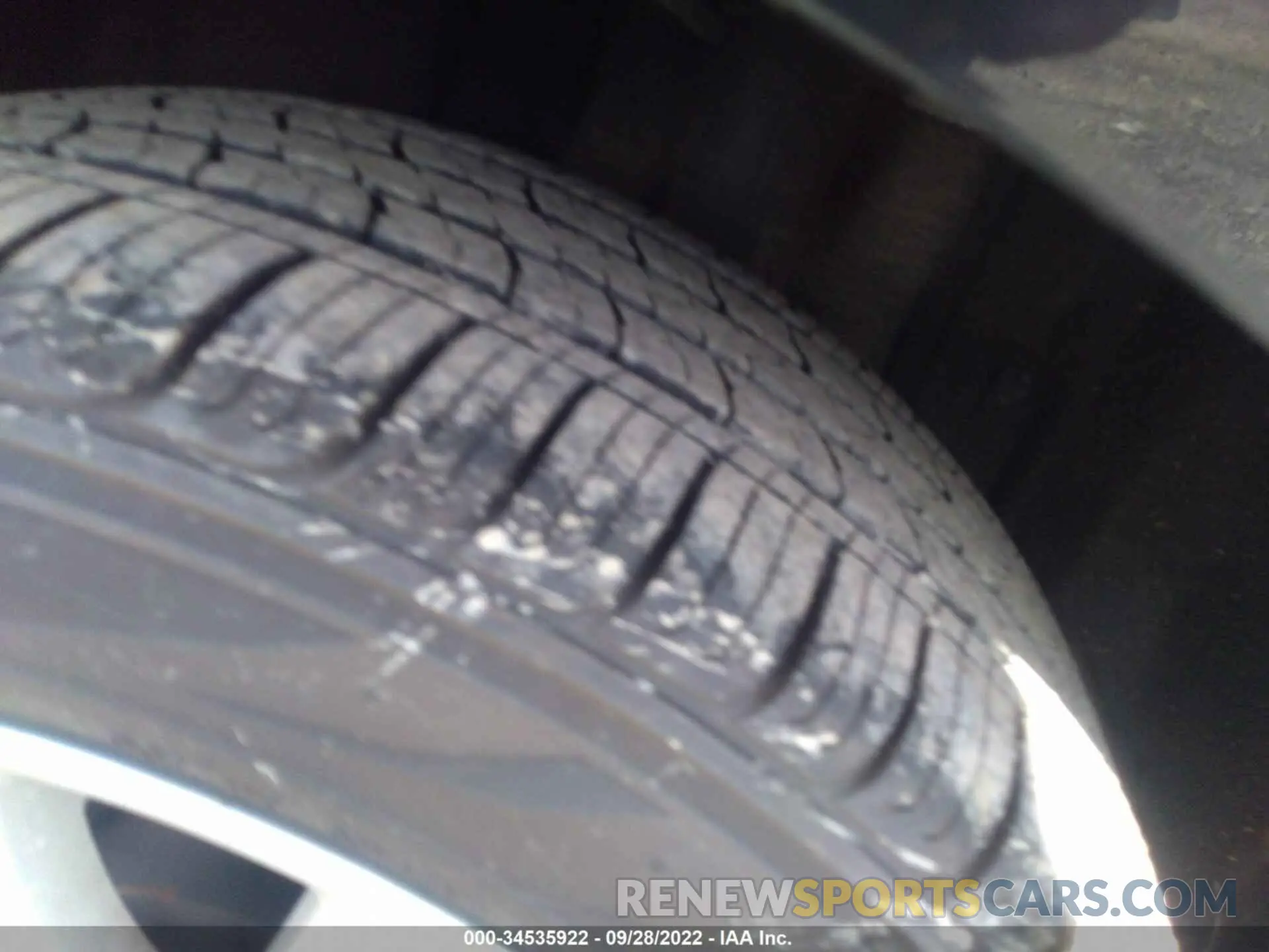 16 Photograph of a damaged car 4T1B11HK4KU819330 TOYOTA CAMRY 2019