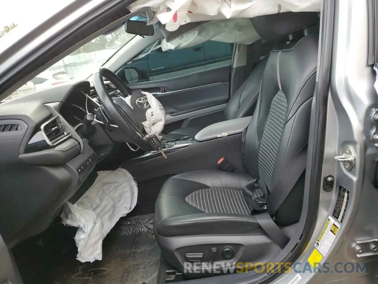 7 Photograph of a damaged car 4T1B11HK4KU831946 TOYOTA CAMRY 2019