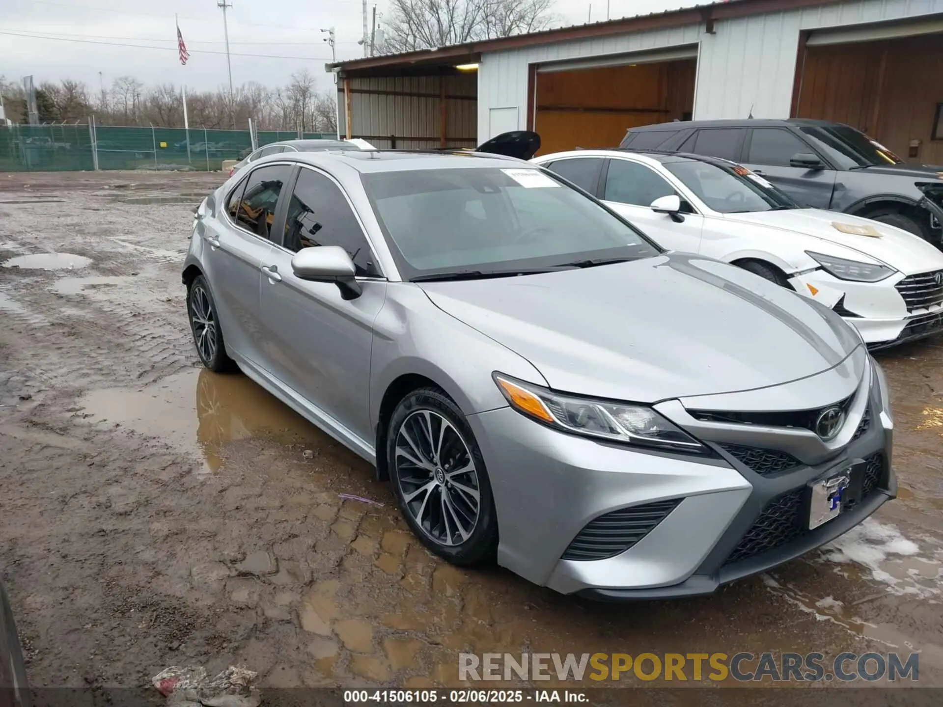 1 Фотография поврежденного автомобиля 4T1B11HK4KU834717 TOYOTA CAMRY 2019