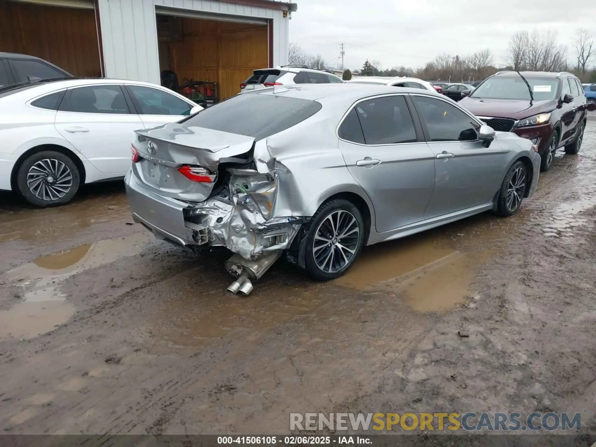 4 Фотография поврежденного автомобиля 4T1B11HK4KU834717 TOYOTA CAMRY 2019