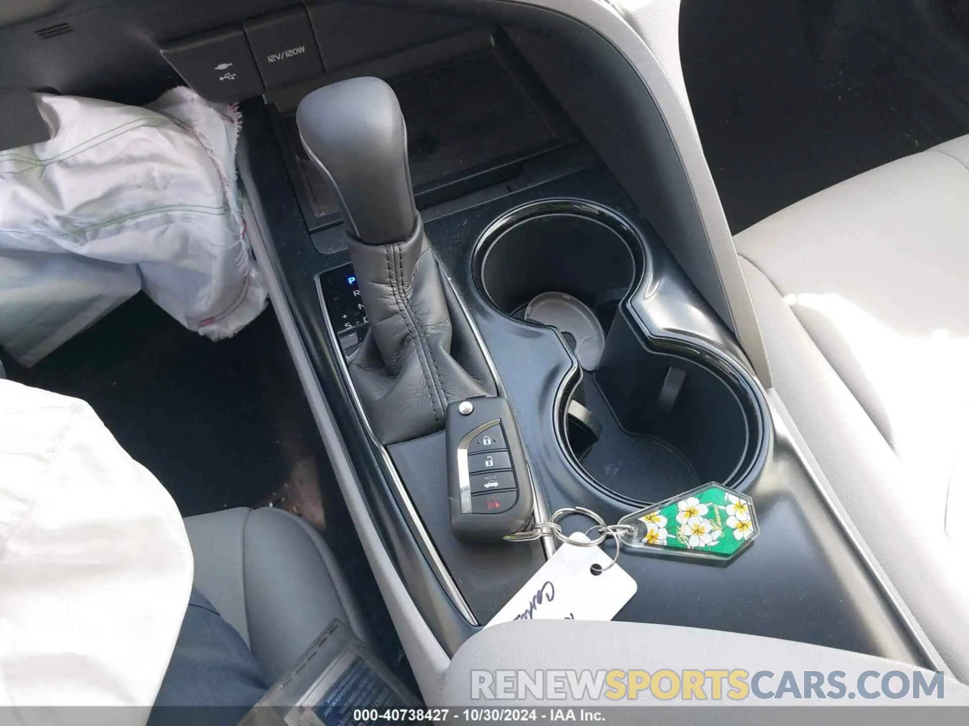 11 Photograph of a damaged car 4T1B11HK4KU841263 TOYOTA CAMRY 2019