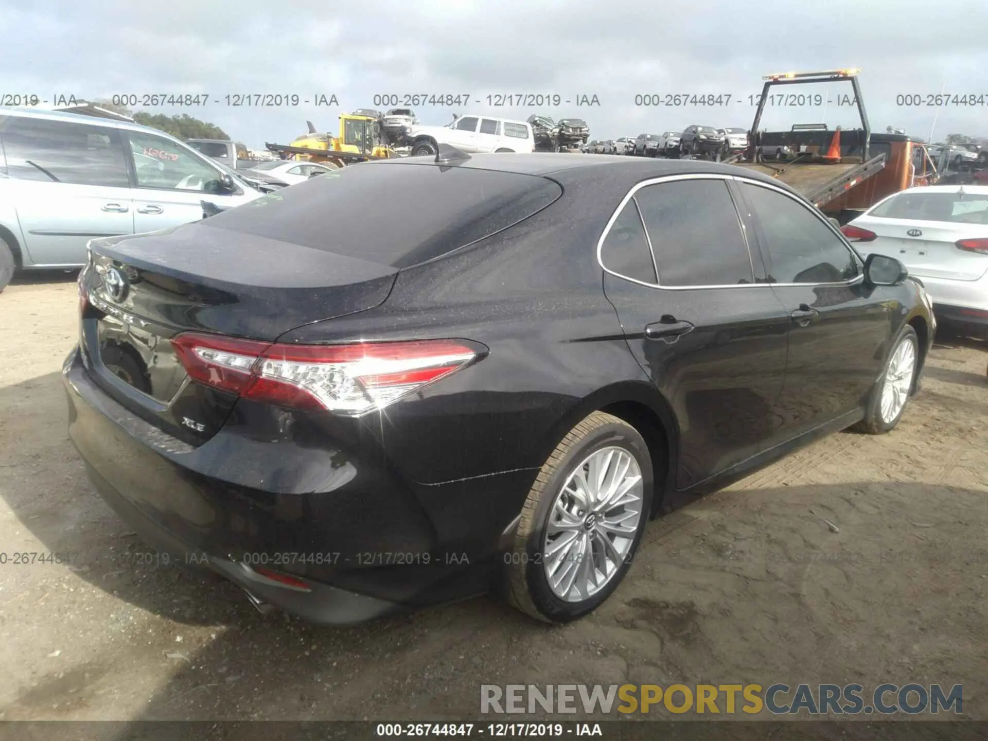 4 Photograph of a damaged car 4T1B11HK4KU847368 TOYOTA CAMRY 2019