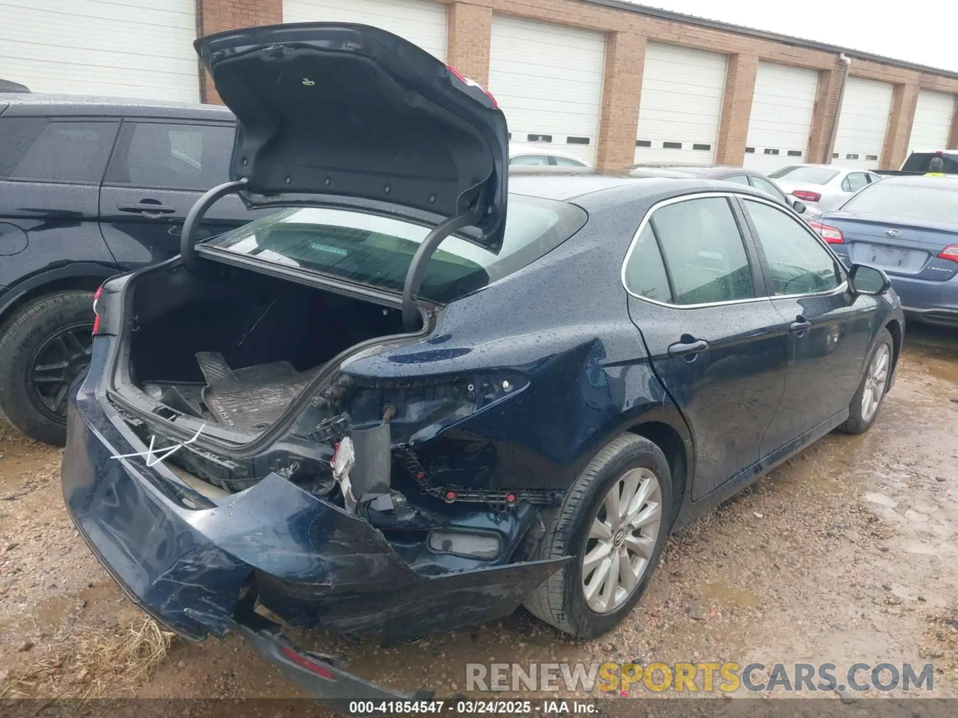 4 Фотография поврежденного автомобиля 4T1B11HK4KU848696 TOYOTA CAMRY 2019