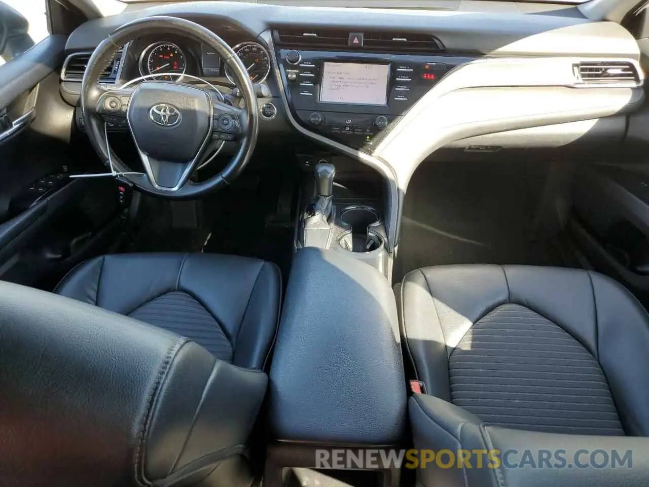 8 Фотография поврежденного автомобиля 4T1B11HK4KU850285 TOYOTA CAMRY 2019