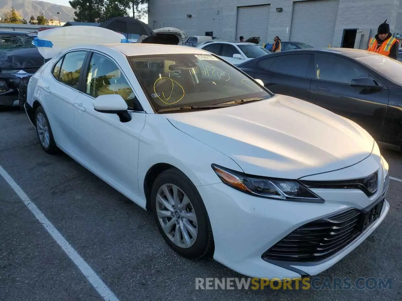 4 Фотография поврежденного автомобиля 4T1B11HK4KU852781 TOYOTA CAMRY 2019