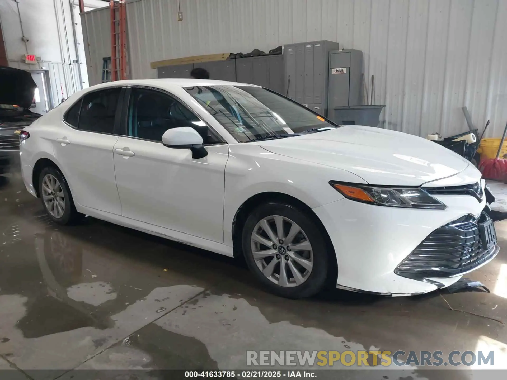 13 Photograph of a damaged car 4T1B11HK4KU853137 TOYOTA CAMRY 2019