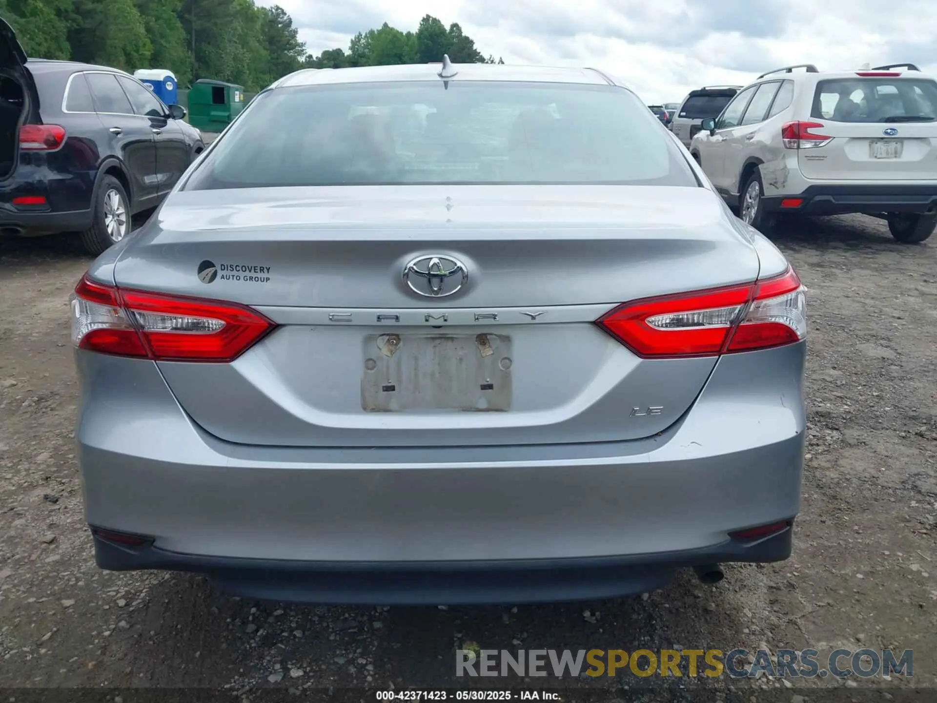 16 Photograph of a damaged car 4T1B11HK4KU853459 TOYOTA CAMRY 2019