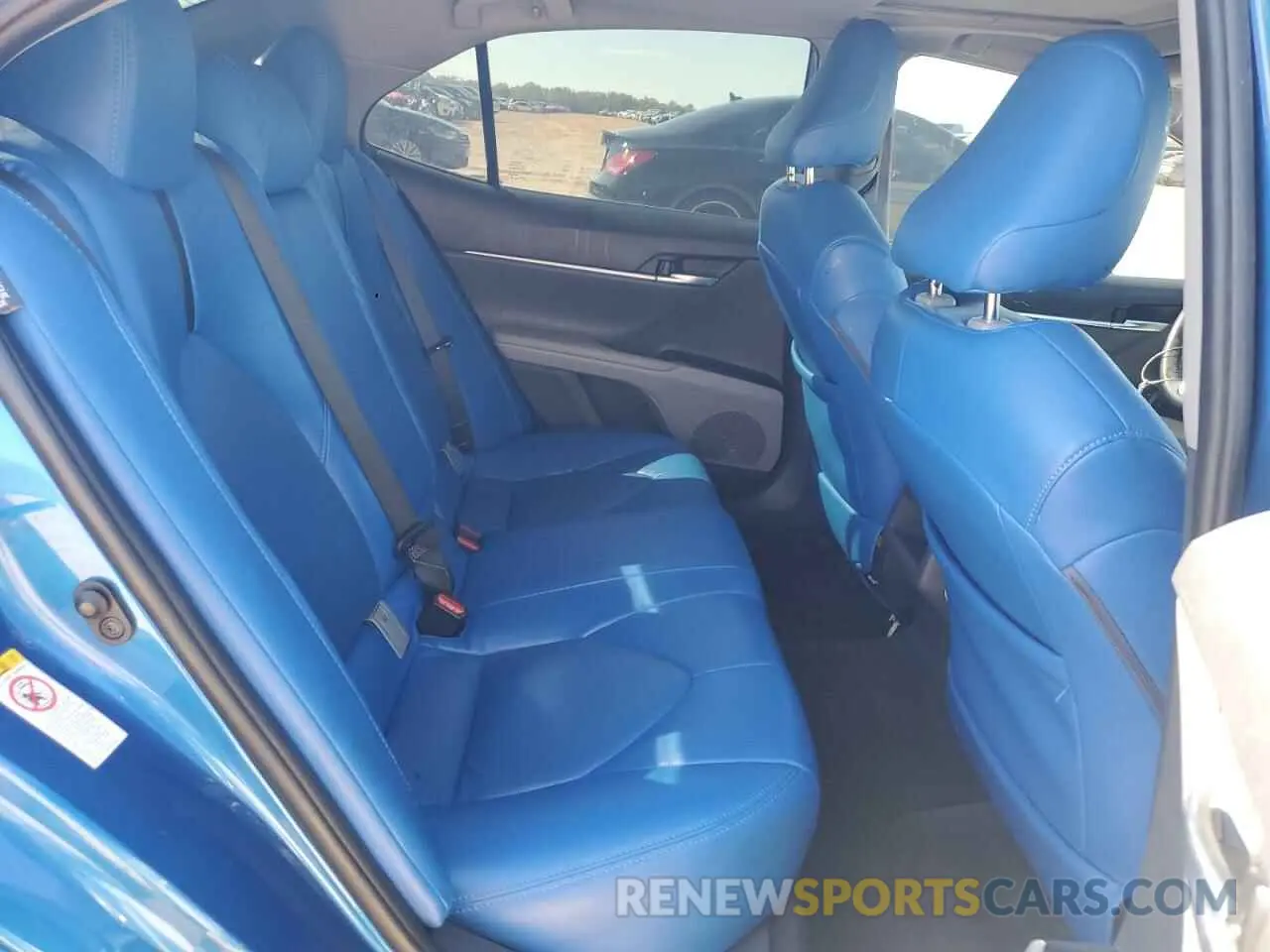 10 Photograph of a damaged car 4T1B11HK5KU160139 TOYOTA CAMRY 2019