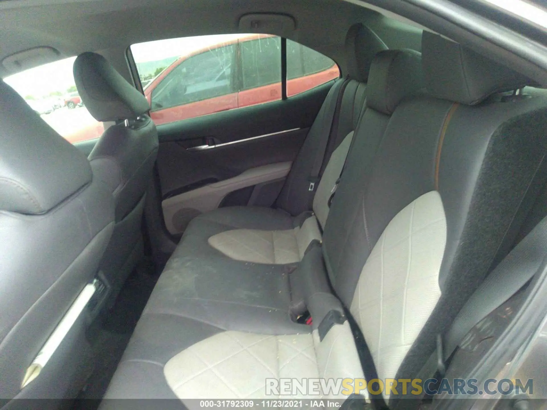 8 Photograph of a damaged car 4T1B11HK5KU162327 TOYOTA CAMRY 2019