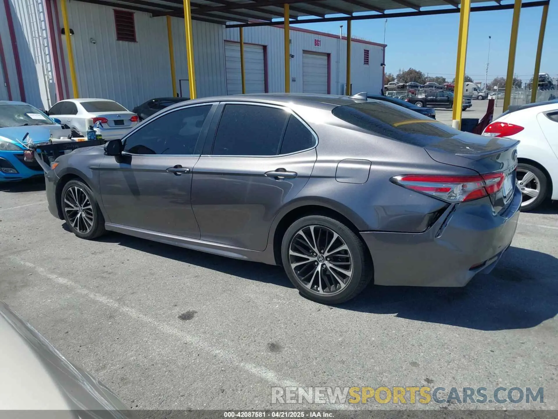 15 Фотография поврежденного автомобиля 4T1B11HK5KU166295 TOYOTA CAMRY 2019