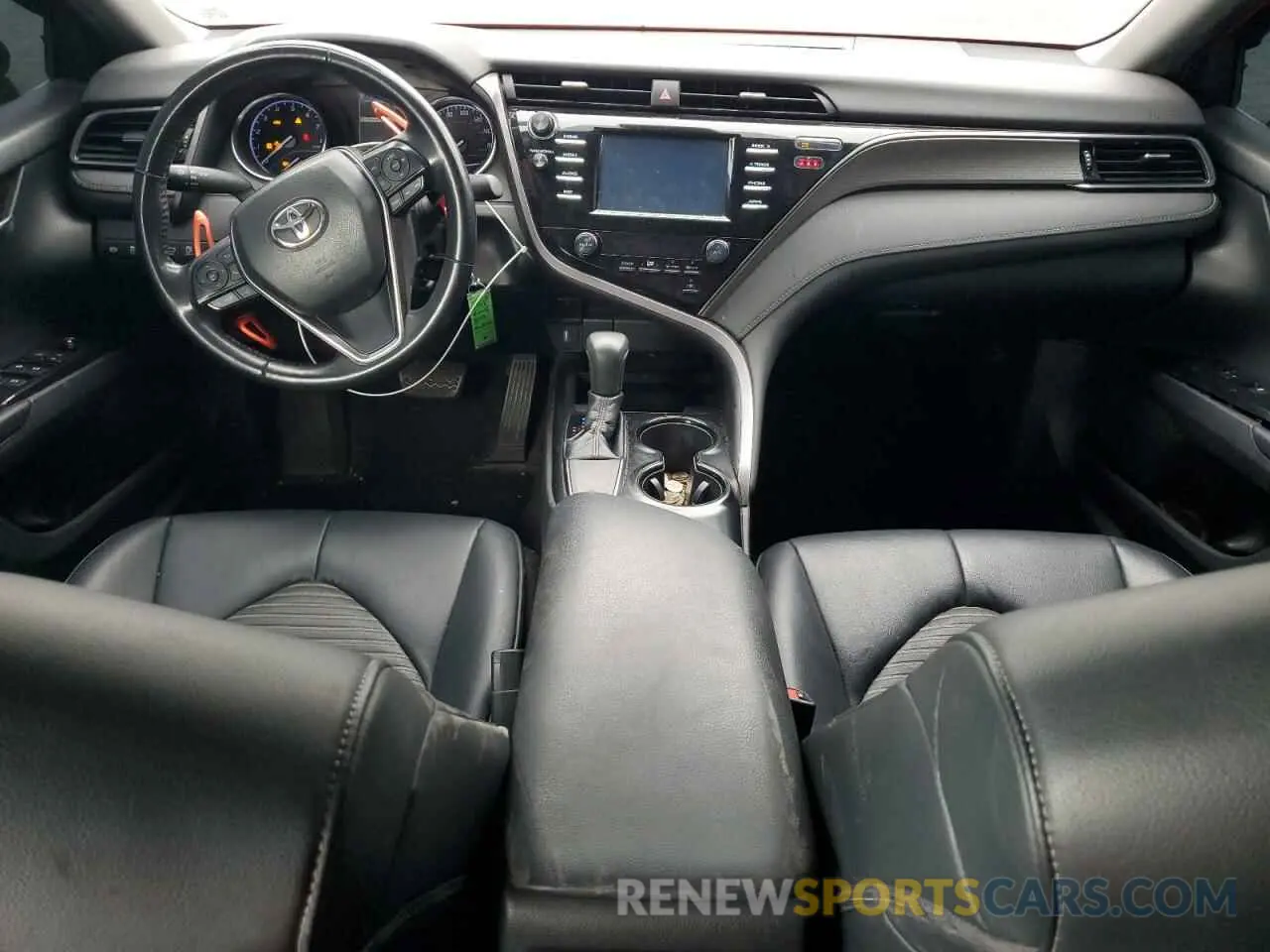 8 Photograph of a damaged car 4T1B11HK5KU180410 TOYOTA CAMRY 2019