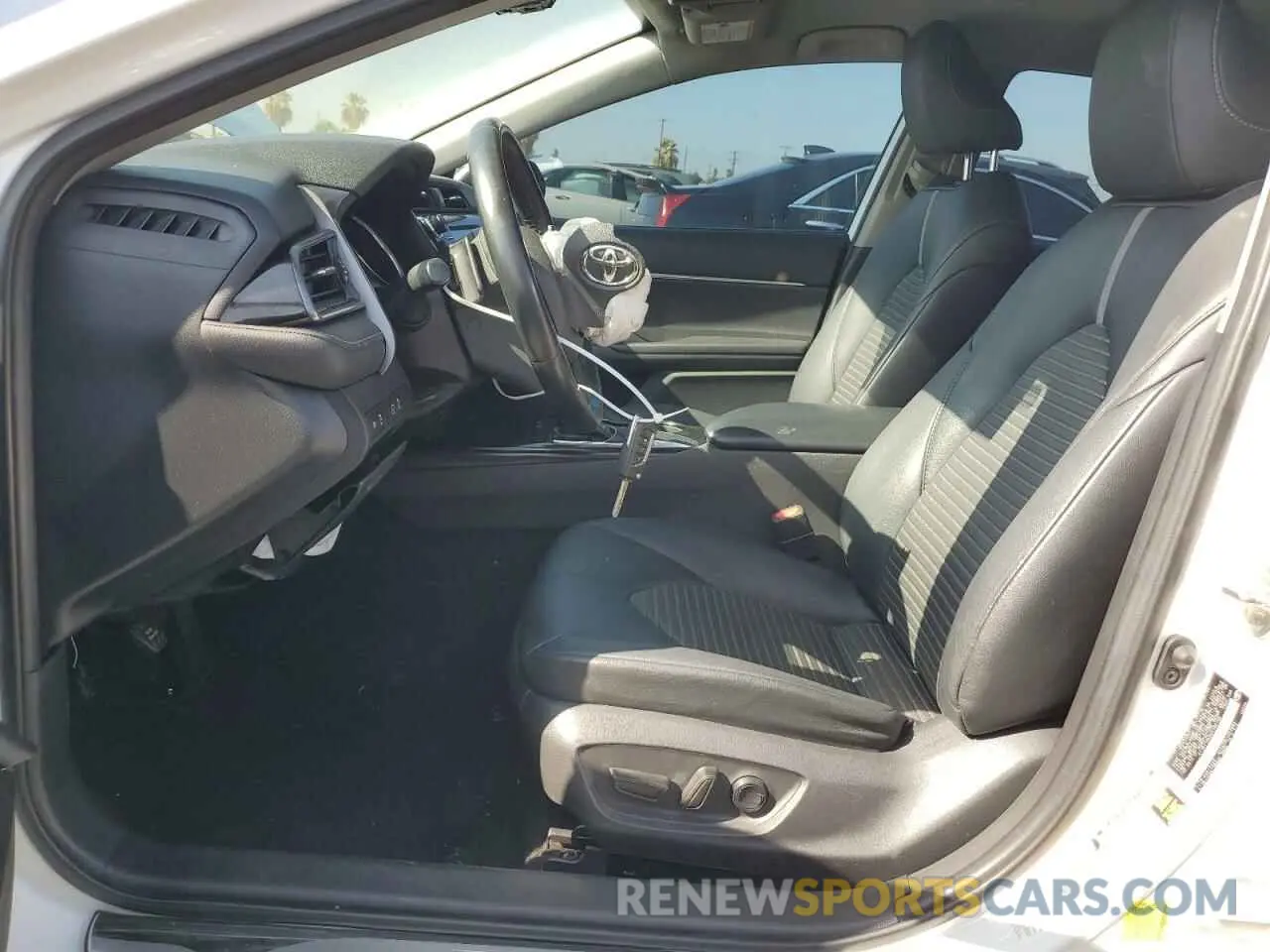 7 Photograph of a damaged car 4T1B11HK5KU186109 TOYOTA CAMRY 2019