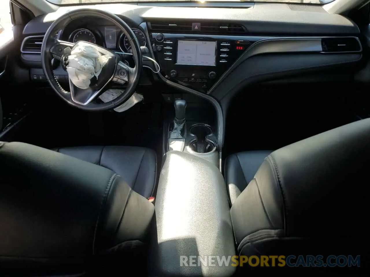 8 Photograph of a damaged car 4T1B11HK5KU186109 TOYOTA CAMRY 2019