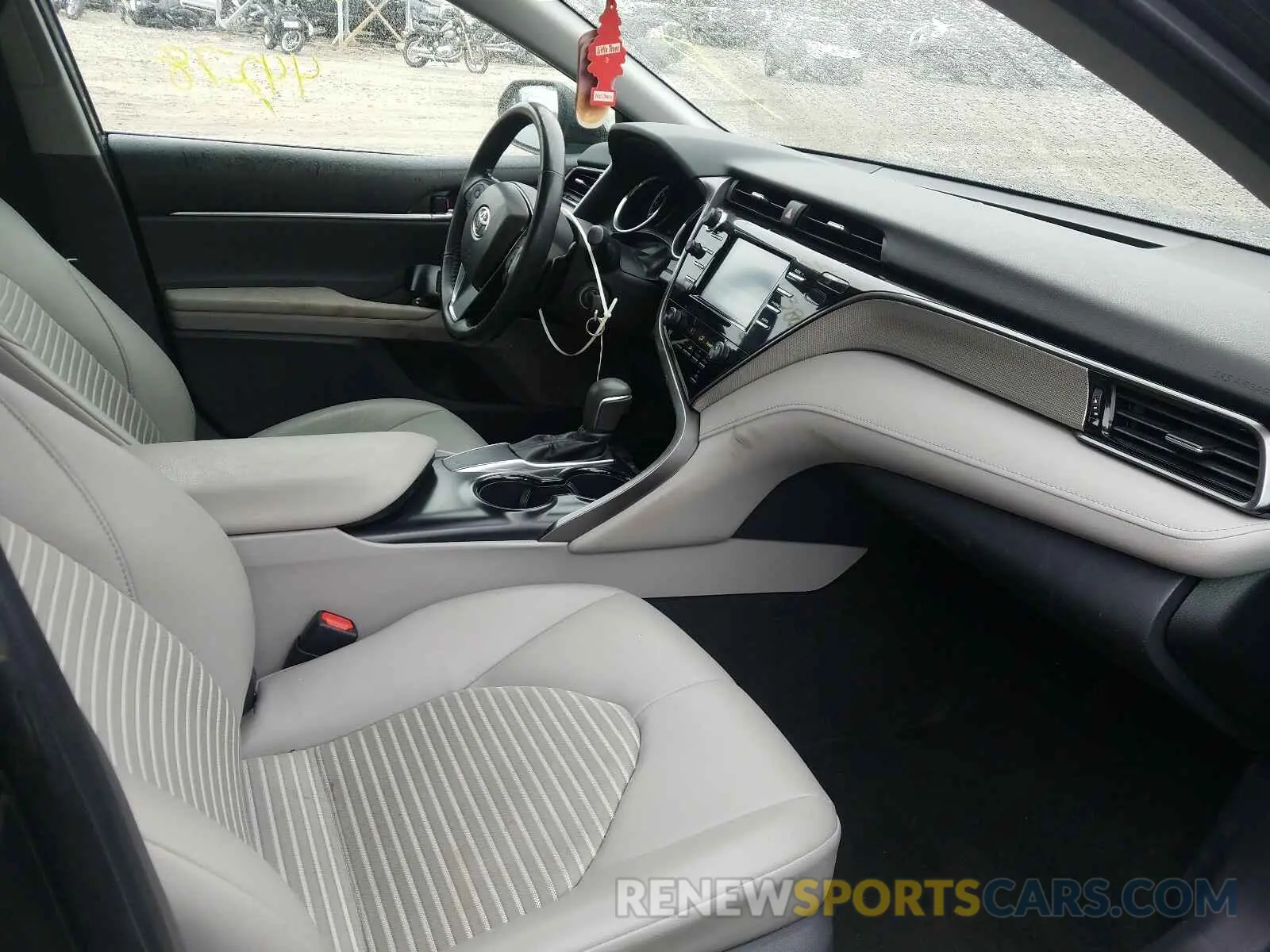 5 Photograph of a damaged car 4T1B11HK5KU190449 TOYOTA CAMRY 2019