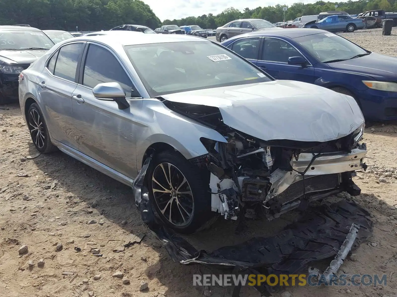 1 Photograph of a damaged car 4T1B11HK5KU197739 TOYOTA CAMRY 2019