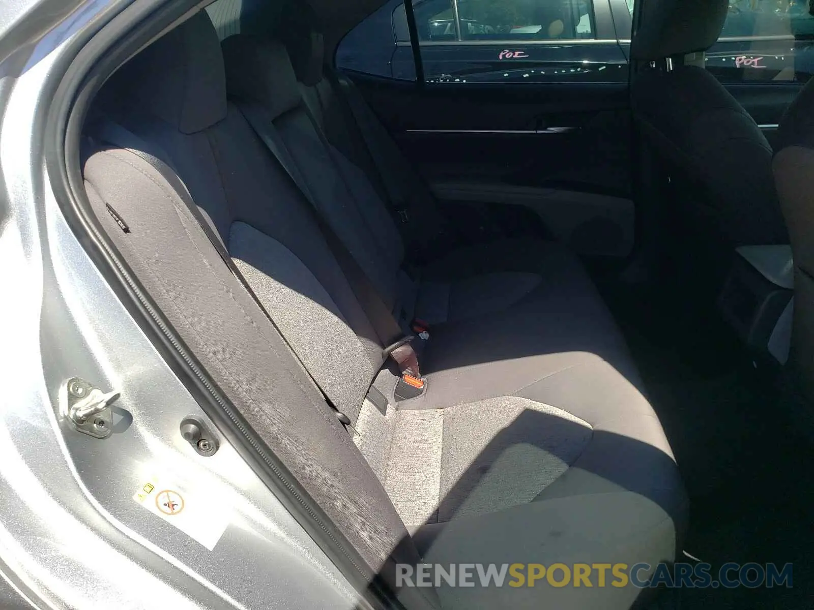 6 Photograph of a damaged car 4T1B11HK5KU202552 TOYOTA CAMRY 2019